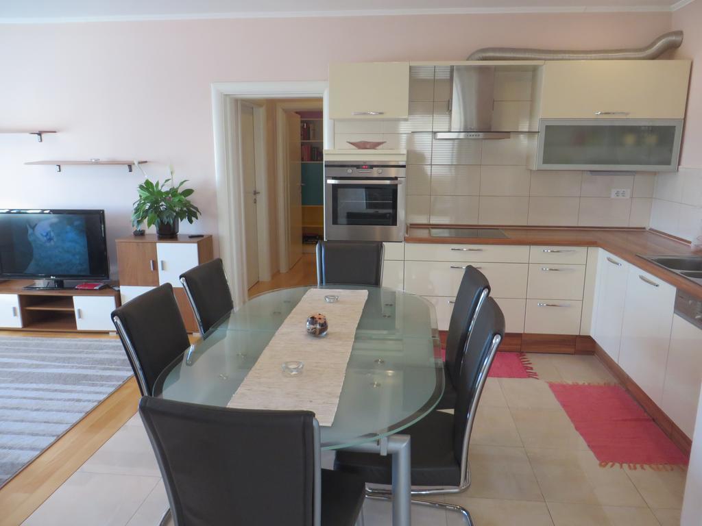 Apartment Simaris - Spacious With Terrace And Sea View Шибеник Экстерьер фото